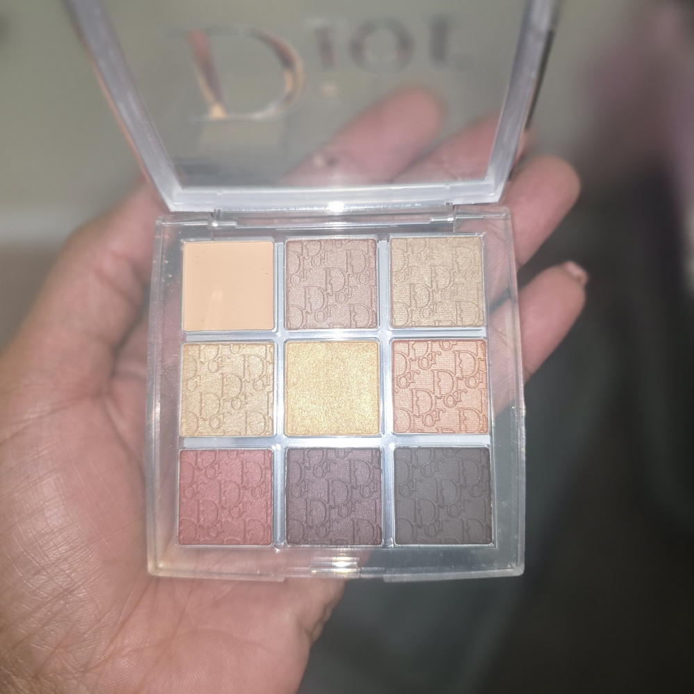 Dior Eyeshadow Palette - Beige, Gold, Burgundy Hues - Picture 2 of 2